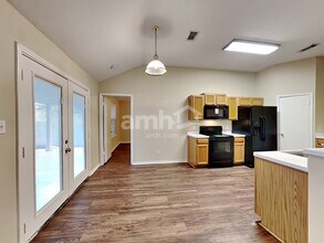 8206 Coppergate in Converse, TX - Building Photo - Building Photo