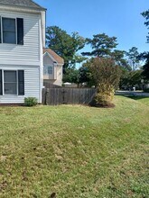 2216 W Berrie Cir in Virginia Beach, VA - Building Photo - Building Photo