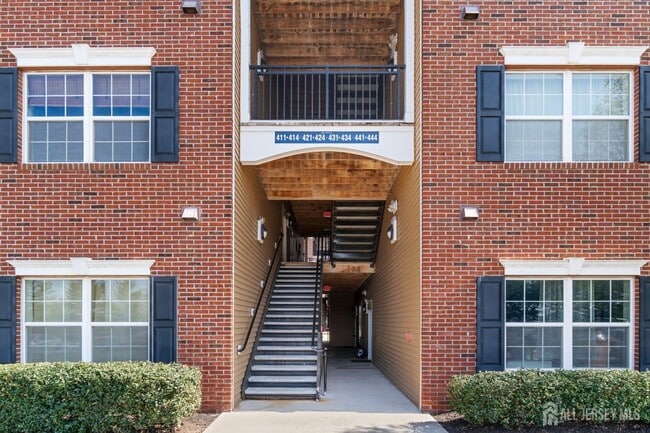 434 Micali Way in South Plainfield, NJ - Building Photo - Building Photo