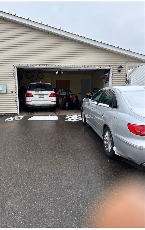 1525 McIntosh Cir in Shakopee, MN - Building Photo - Building Photo