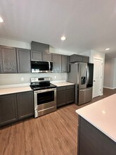 2263 SE Sage Brk Rd in East Wenatchee, WA - Foto de edificio - Building Photo