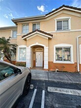 7329 NW 174th Terrace in Hialeah, FL - Building Photo - Building Photo