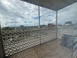 3710 NW 21st St in Lauderdale Lakes, FL - Building Photo - Building Photo