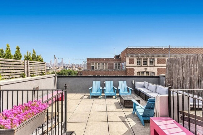 property at 326 E 4th St