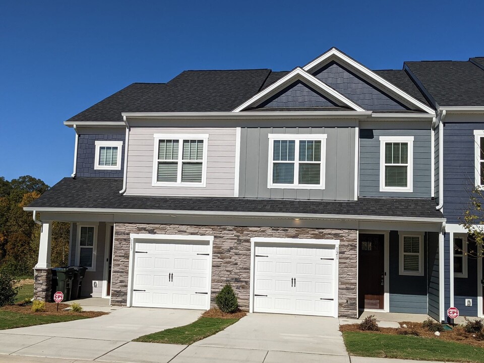 121 Wilkinson Ct SE in Concord, NC - Building Photo