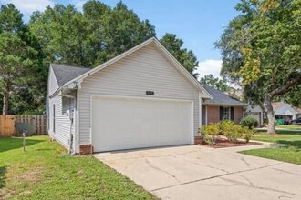 4498 Parkwood Ln in Niceville, FL - Building Photo - Building Photo