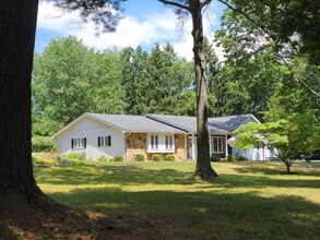 335 Colgate Ln in East Stroudsburg, PA - Building Photo - Building Photo