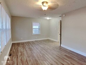 2312 Polar Rock Ave SW in Atlanta, GA - Foto de edificio - Building Photo