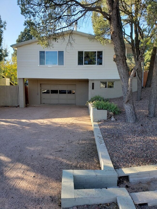 property at 2006 N Fredanovich Cir