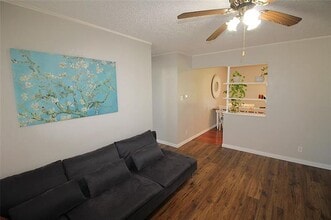 505 College St in Italy, TX - Building Photo - Building Photo