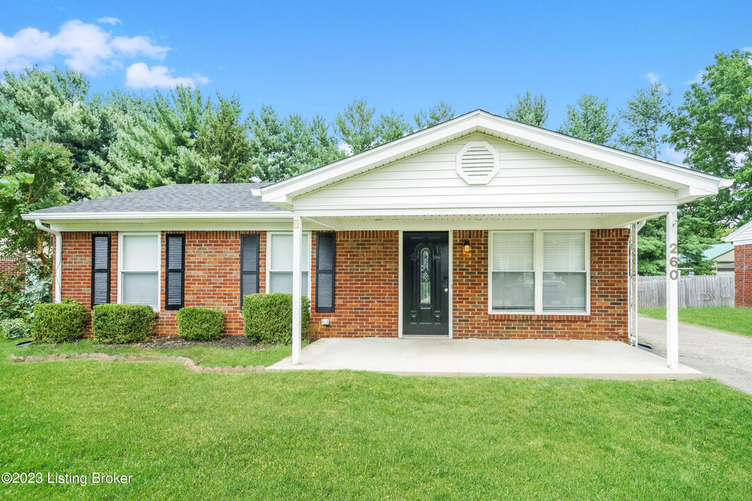 260 E Blue Jay Rd in Louisville, KY - Building Photo