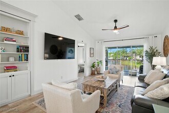 162 Pebble Shores Dr in Naples, FL - Building Photo - Building Photo