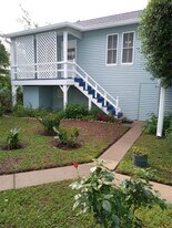 2924 Avenue P 1/2 in Galveston, TX - Building Photo