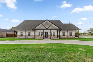 304 Mariners Wy in Wichita Falls, TX - Building Photo