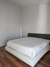 902 Camino Real, Unit 201 in Redondo Beach, CA - Building Photo - Building Photo
