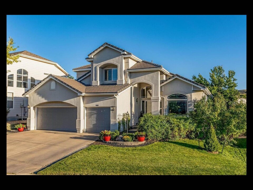 1539 Peninsula Cir in Castle Rock, CO - Foto de edificio