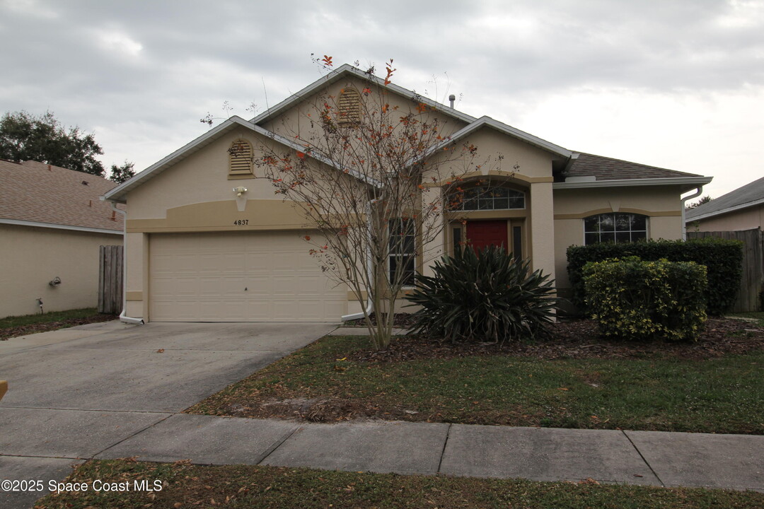 4837 Erin Ln in Melbourne, FL - Building Photo