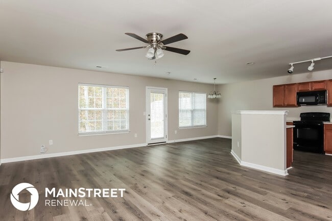 4663 Chapel Ridge Dr, Unit 85-301 in Greensboro, NC - Foto de edificio - Building Photo