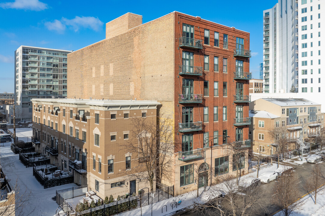 Bicycle Station Lofts in Chicago, IL - Building Photo