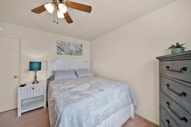 3622 Canterbury Dr in Redding, CA - Building Photo - Building Photo