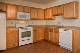 Parkwood Village Apartments in Clifton Park, NY - Building Photo - Building Photo