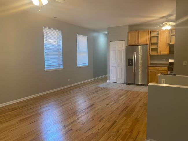 7012 S Dorchester Ave in Chicago, IL - Building Photo - Building Photo