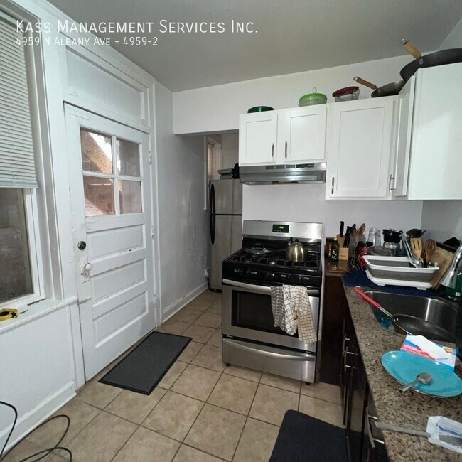 4959 N Albany Ave in Chicago, IL - Building Photo - Building Photo