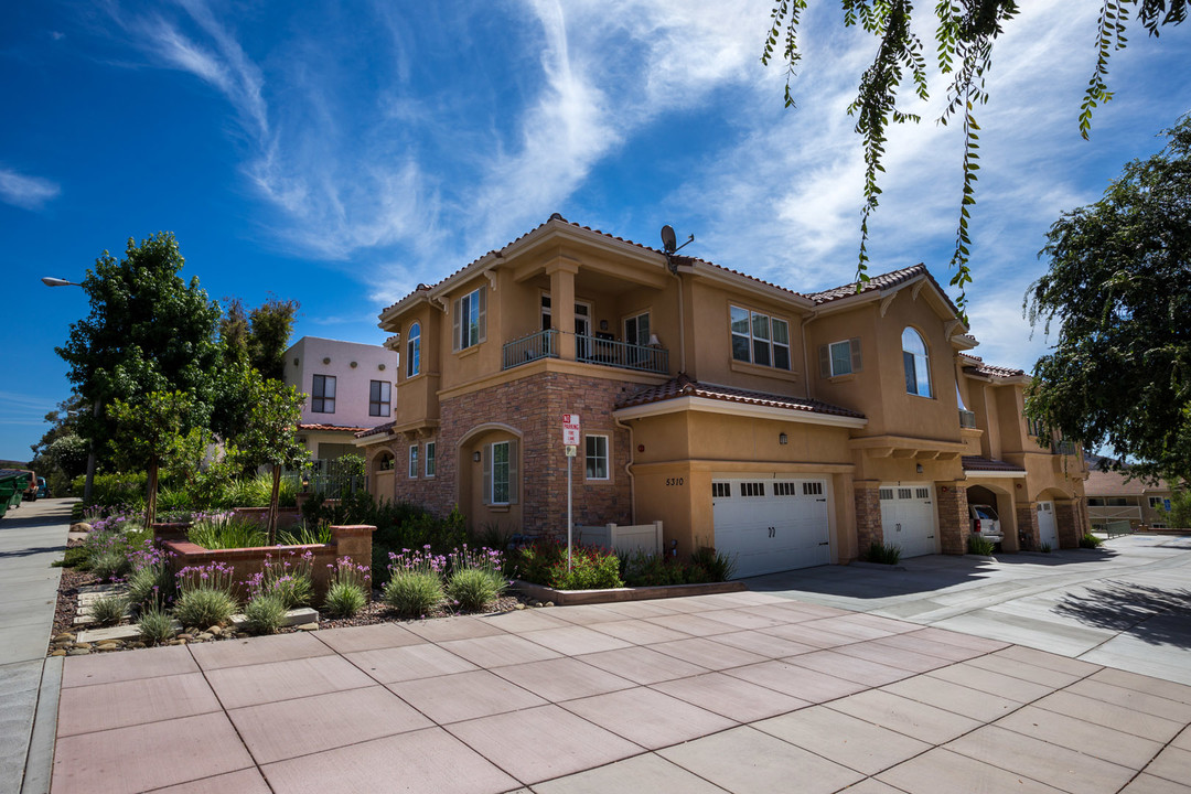 5310 Colodny in Agoura Hills, CA - Foto de edificio