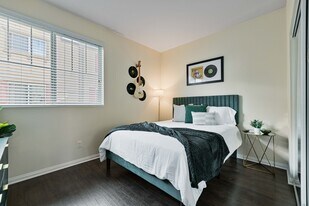 7221 Cedar Rd in Los Angeles, CA - Building Photo