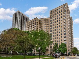2000 N Lincoln Park W in Chicago, IL - Building Photo