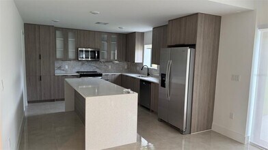 6390 Chorus Dr in Mascotte, FL - Building Photo - Building Photo