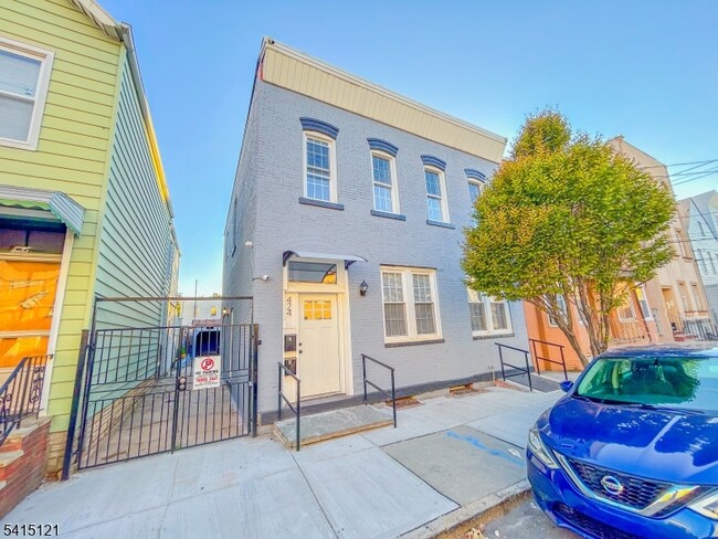 424 Walnut St in Newark, NJ - Building Photo - Building Photo
