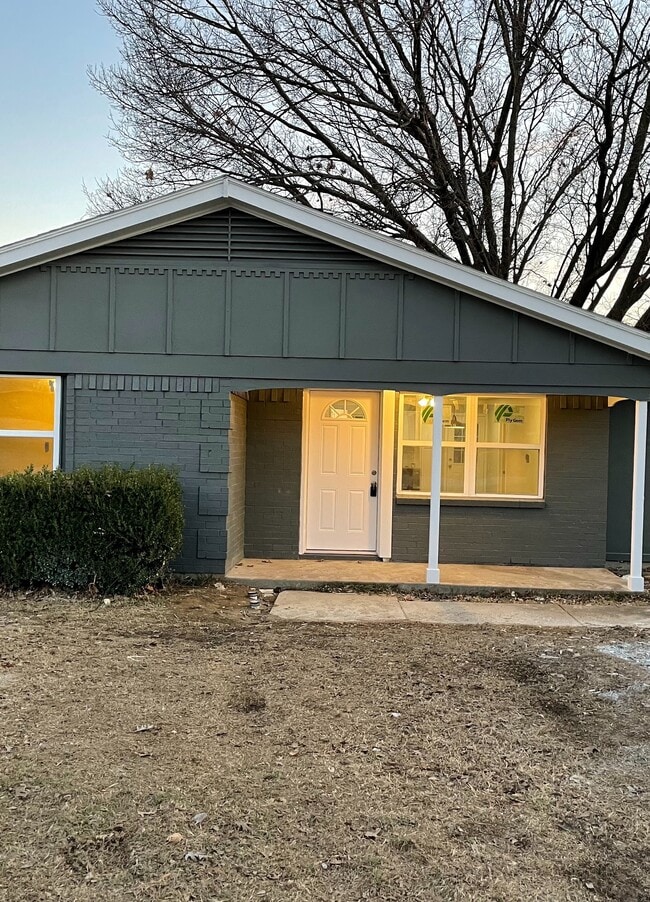property at 1913 San Antonio St