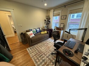 21 Saint Peter St, Unit 1 in Boston, MA - Foto de edificio - Building Photo