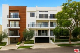 10630 Wilkins Ave in Los Angeles, CA - Building Photo