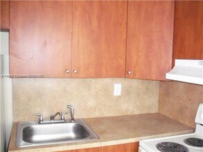 2120 NW 21st Terrace-Unit -1-2 in Fort Lauderdale, FL - Building Photo - Building Photo