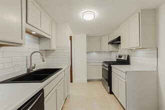 1255 Blalock Rd in Houston, TX - Foto de edificio - Building Photo