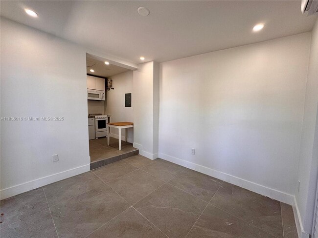 property at 2952 SW 27th Terrace
