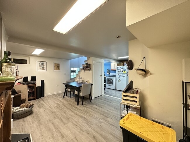 2341 N Leavitt St, Unit G09C