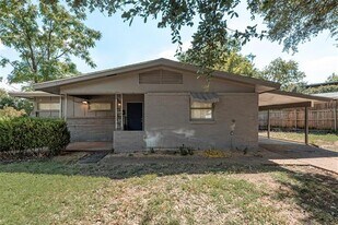 6748 Hialeah Dr in Dallas, TX - Building Photo