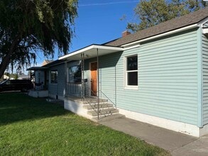 222 Casey Ave in Richland, WA - Building Photo - Building Photo