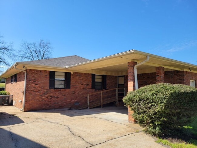 912 N Main St in Water Valley, MS - Building Photo - Building Photo