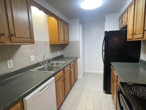 27 Ernest Ave in Exeter, NH - Building Photo - Building Photo