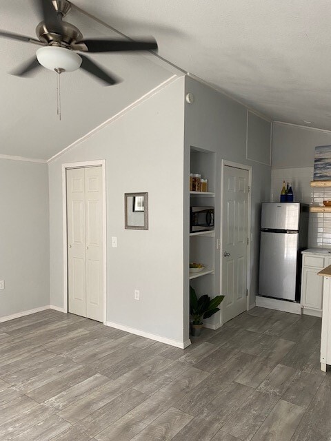 145 W Dickson Ave, Unit #1 in San Antonio, TX - Building Photo - Building Photo