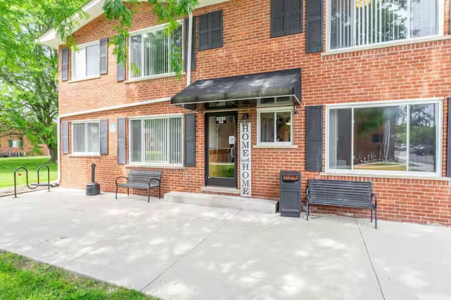 Clinton Township Apartments in Shelby Township, MI - Building Photo - Building Photo