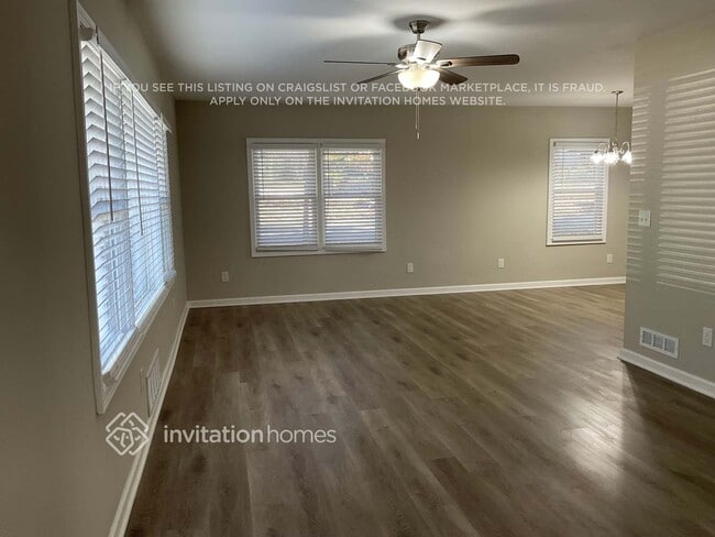 2264 Headland Dr in East Point, GA - Building Photo - Building Photo