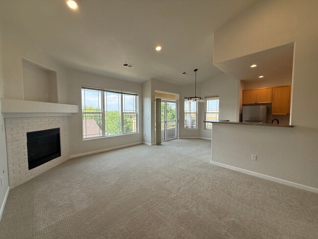 8520 S Holland Ln in Littleton, CO - Building Photo - Building Photo
