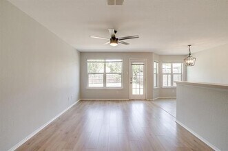 845 Village Point Ln in Fort Worth, TX - Building Photo - Building Photo