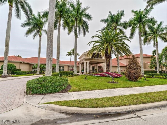 property at 6655 Huntington Lakes Cir