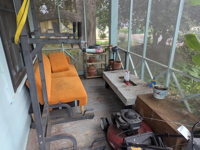 620 Kenmore Ave, Unit Pickle is not included